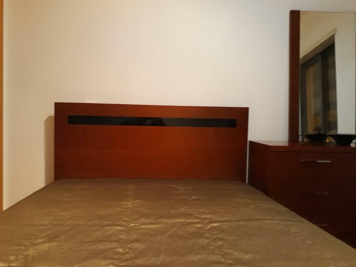 Parque Nacoes Apartment Lissabon