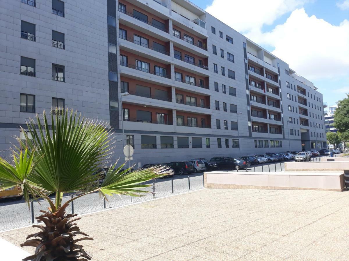 Apartment Parque Nacoes Lissabon